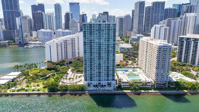 800 Claughton Island Dr # 1504, Miami FL 33131