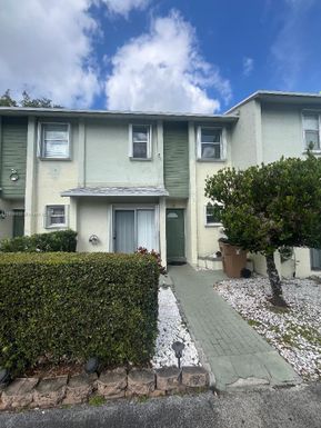 775 Crystal Lake Dr, Deerfield Beach FL 33064