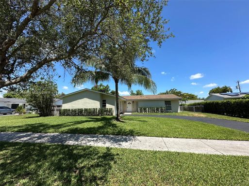 18735 SW 99th Rd, Cutler Bay FL 33157