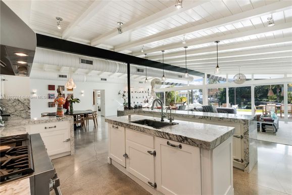 270 Island Dr, Key Biscayne FL 33149