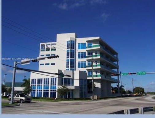 2300 W 84th St # 312, Hialeah FL 33016