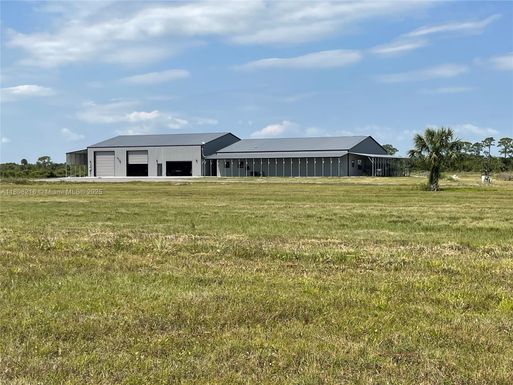 2105 86th Ave SW, Vero Beach FL 32968