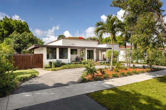 58 Glendale Dr, Miami Springs FL 33166