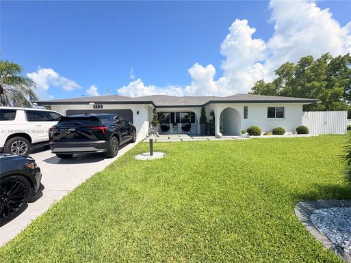 713 SE 43RD ST, Cape Coral FL 33904