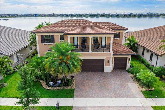 8680 W Watercrest Cir W, Parkland FL 33076