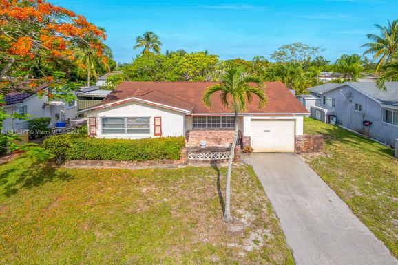 2000 N 52nd Ave, Hollywood FL 33021
