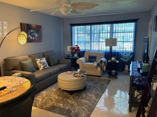 2223 Park Ln # 102, Hollywood FL 33021