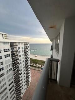 6039 Collins Ave, Miami Beach FL 33140