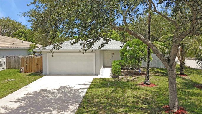 1901 NW 4th St, Pompano Beach FL 33069