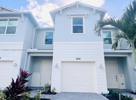 204 SE Woodbark St, Port St. Lucie FL 34984