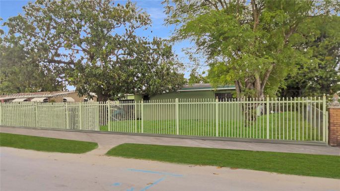 3015 NW 83rd St, Miami FL 33147