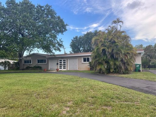 8240 SW 141st St, Palmetto Bay FL 33158