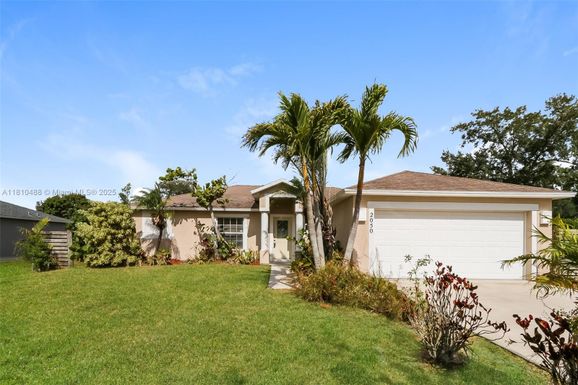 2050 SE Crystal Mist St, Port St. Lucie FL 34983
