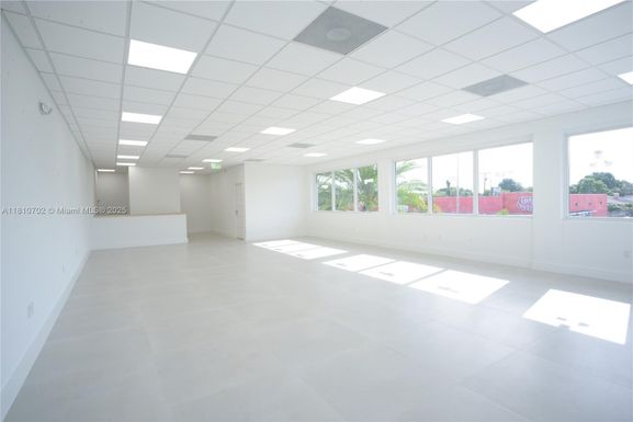 7811 NW 7th Ave, Miami FL 33150