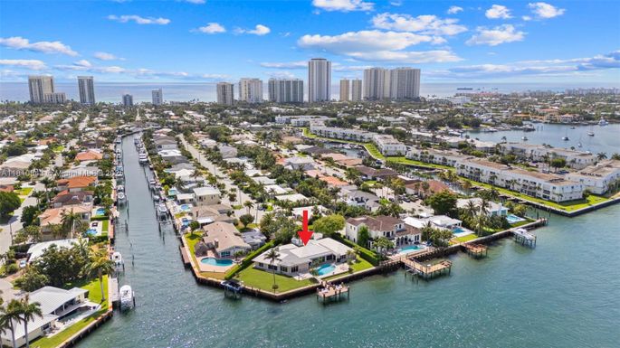 990 Powell Dr, Singer Island FL 33404