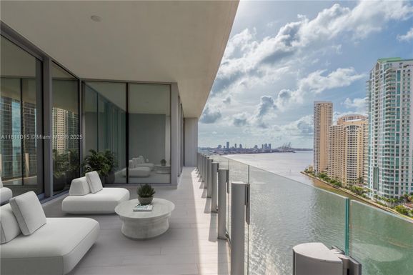 300 Biscayne Boulevard Way # 1704, Miami FL 33131