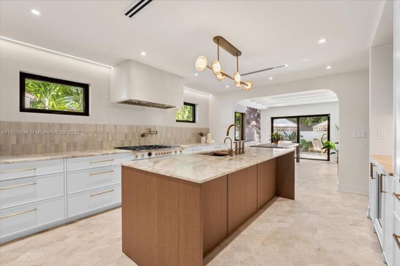 1267 SW 19th St, Miami FL 33145