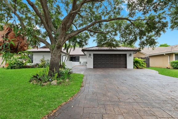 875 NW 108th Ln, Coral Springs FL 33071