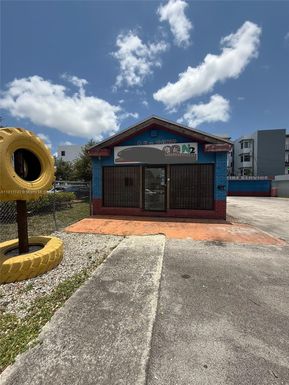 860 E 25th St, Hialeah FL 33013