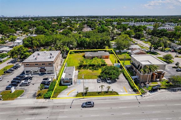 2970-2972 Griffin Rd, Dania Beach FL 33312