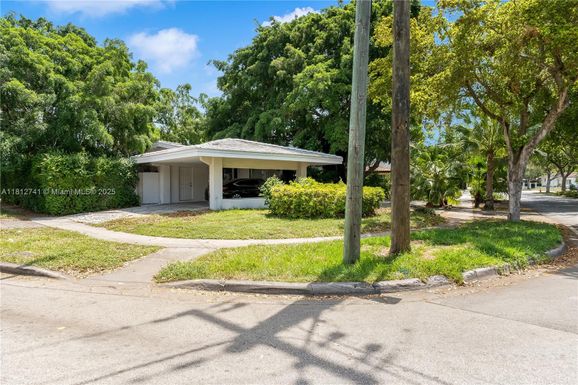 1805 Ixora Rd, North Miami FL 33181