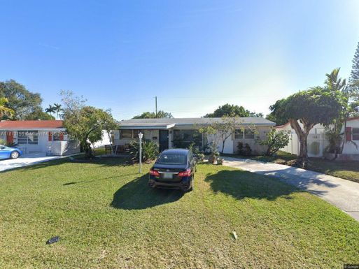 641 SW 4th Ct, Hallandale Beach FL 33009