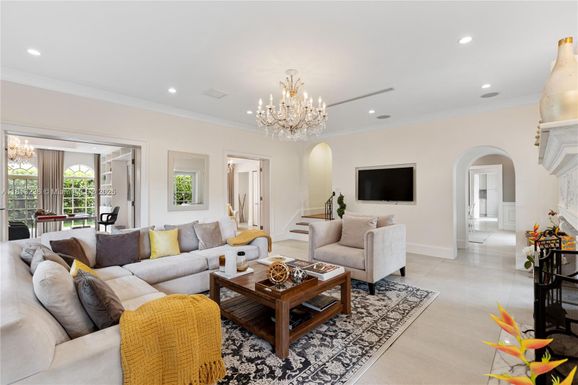 2914 Alton Rd, Miami Beach FL 33140