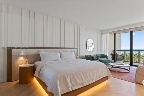 2201 Collins Ave # 707, Miami Beach FL 33139