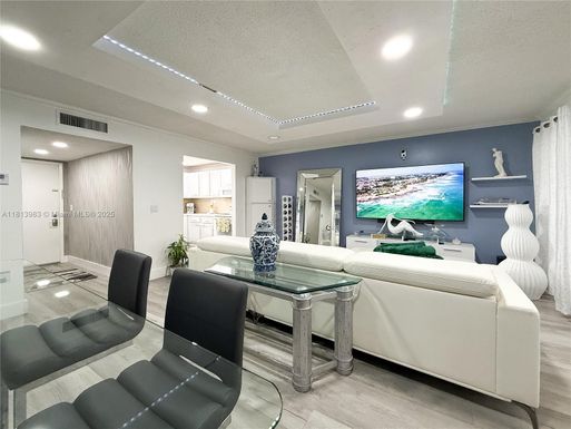 700 Lori Dr # 201, Palm Springs FL 33461