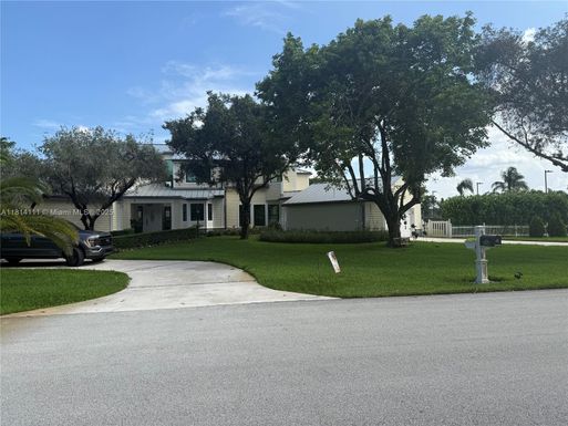 11820 NW 5th St, Plantation FL 33325