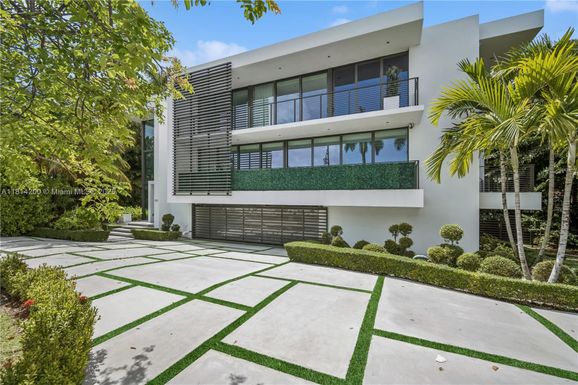 420 N Hibiscus Dr, Miami Beach FL 33139