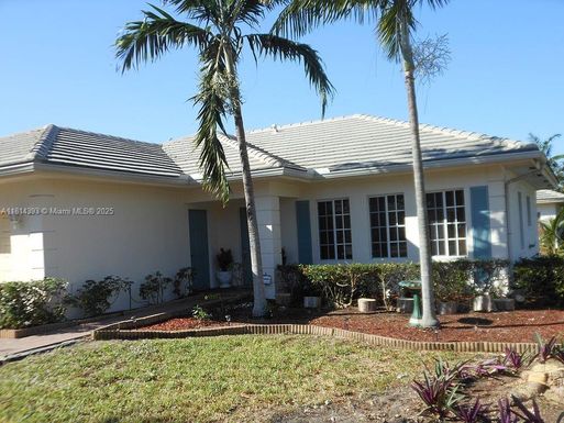 325 NW 17TH AVE, Pompano Beach FL 33069