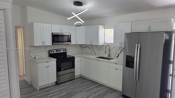 2248 MARINA PARK DR, Fort Myers FL 33905