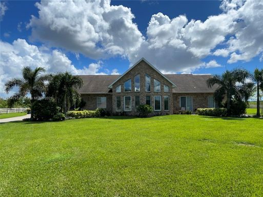 186 S Bear Pointe Dr, Lake Placid FL 33852