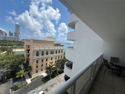 1717 N Bayshore Dr # 1038, Miami FL 33132