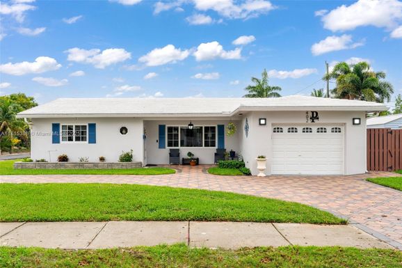 402 SE 7th Ave, Deerfield Beach FL 33441