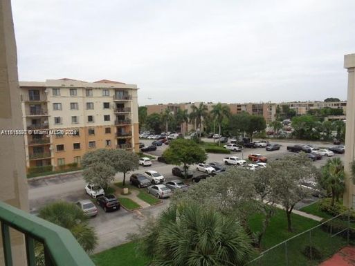 9320 Fontainebleau Blvd # 503, Miami FL 33172