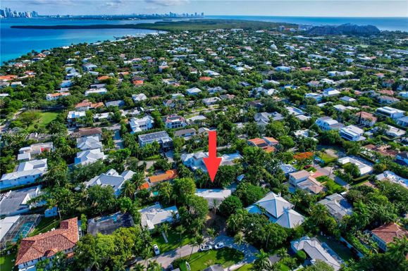 345 Harbor Ln, Key Biscayne FL 33149