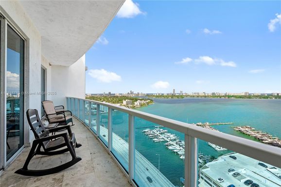 1881 79th St Cswy # 2106, North Bay Village FL 33141