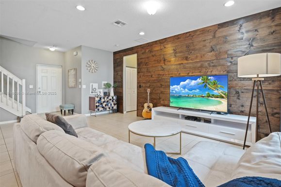 4164 Cascada Cir, Cooper City FL 33024