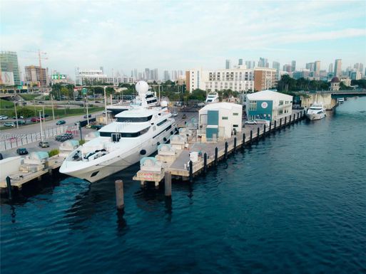 881 NW 13th Ave, Miami FL 33135