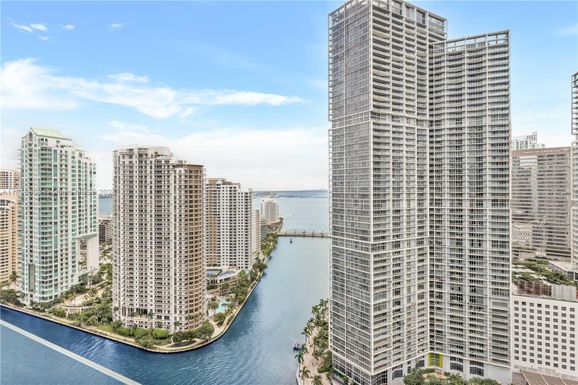 300 Biscayne Blvd way # 2907, Miami FL 33131