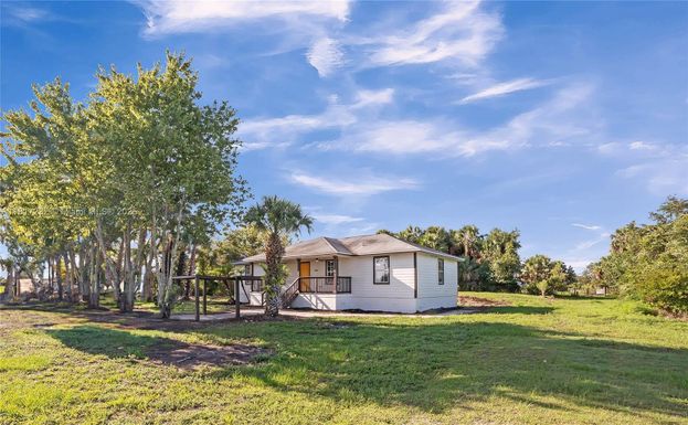 19786 NW 282 St, Okeechobee FL 34972