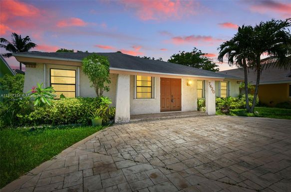 7420 SW 14th Pl, North Lauderdale FL 33068