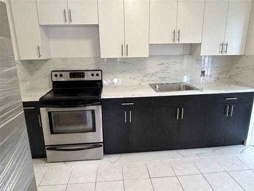 3072 SW 16th St, Miami FL 33145
