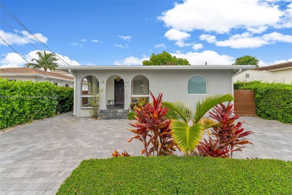 3075 SW 19th St, Miami FL 33145