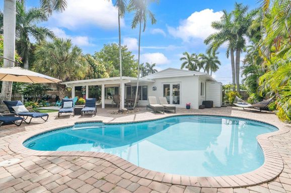 2837 NE 17th Ave, Wilton Manors FL 33334