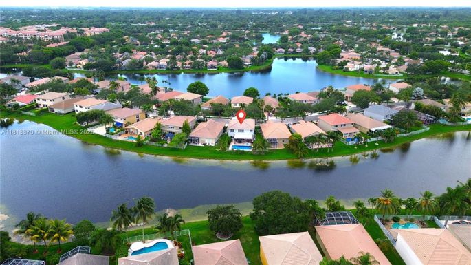 16515 Ruby Lk, Weston FL 33331