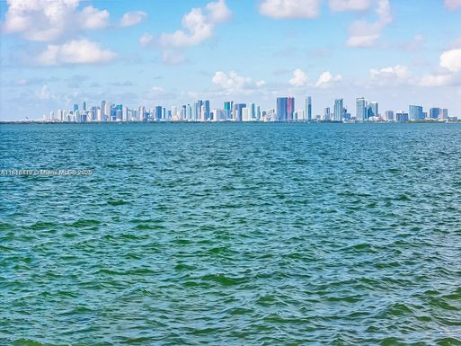 1730 Bay Dr, Miami Beach FL 33141