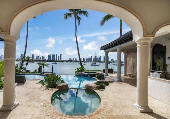 432 S Hibiscus Dr, Miami Beach FL 33139